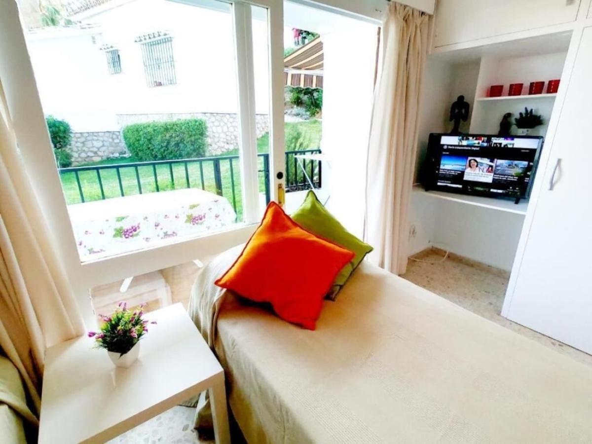 Апартаменти Studio With Access To The Garden. Open Pool. Beach Very Close. Wifi & Netflix Free Бенальмадена Екстер'єр фото
